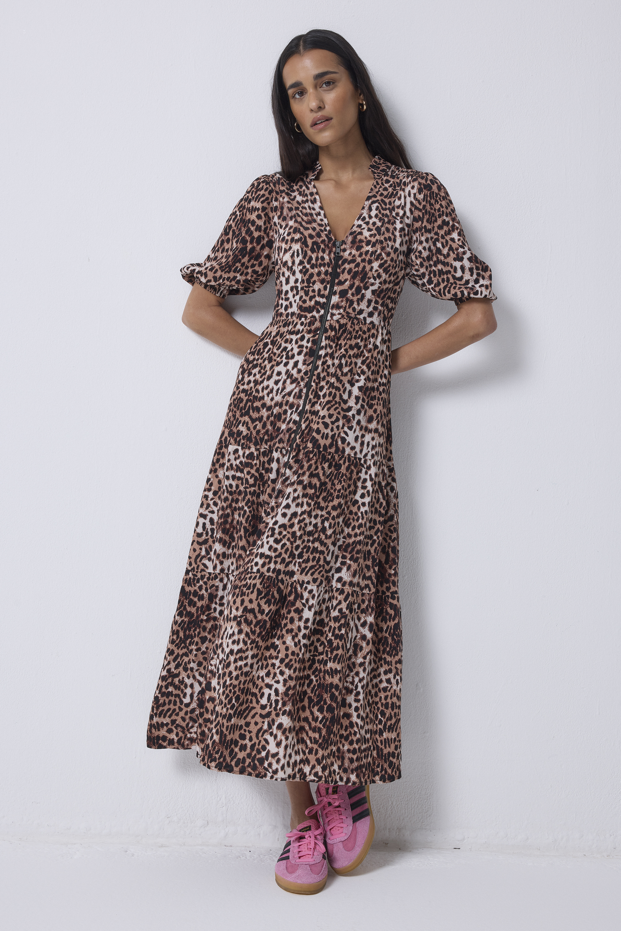 secondhand clothing image