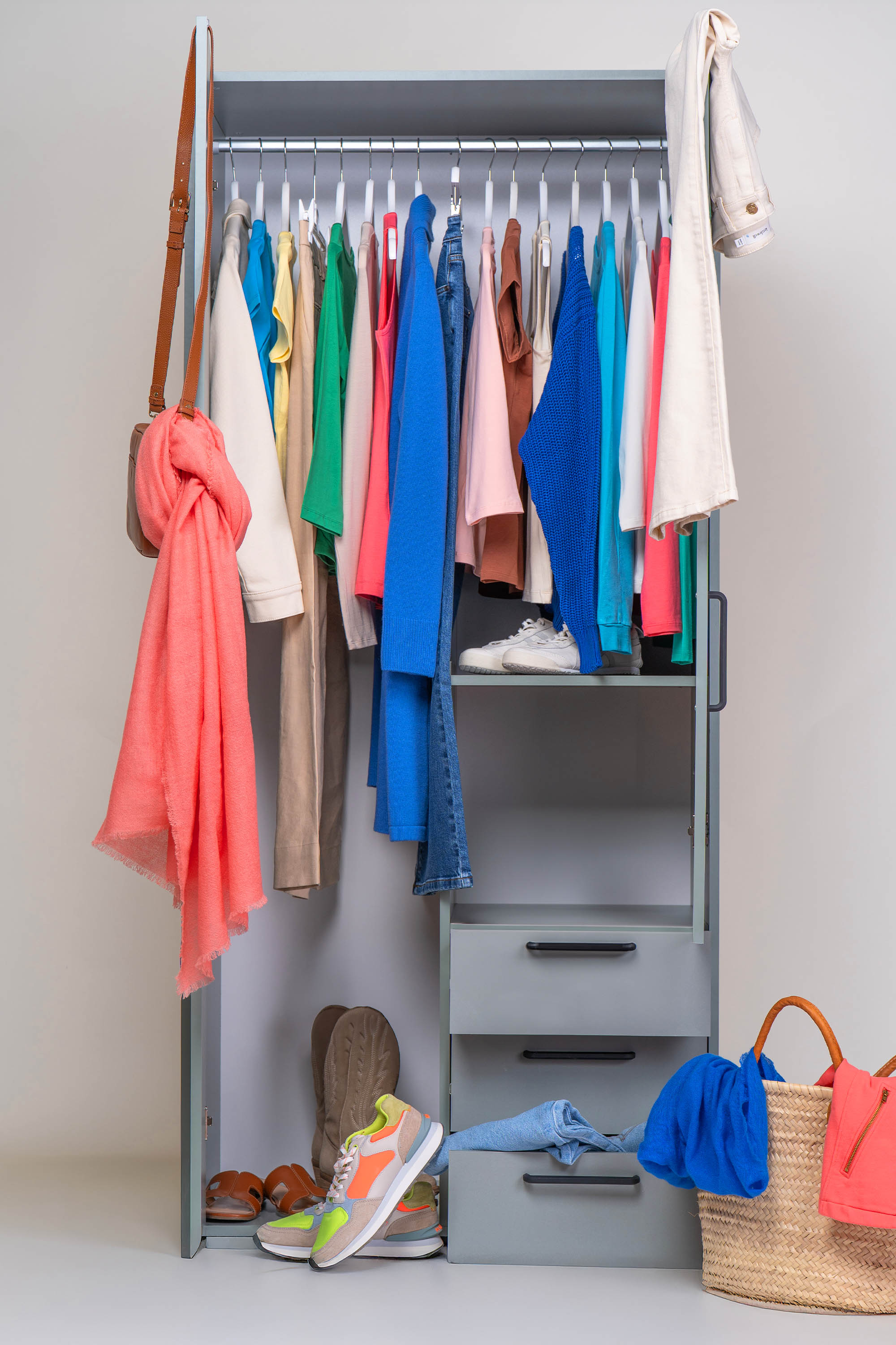 secondhand clothing image